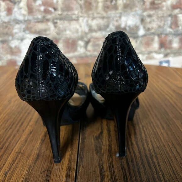 BCBG Paris Black Faux Snakeskin Peep-Toe Heels – Bold Elegance in Size 7B (EU 37 - Picture 3 of 6